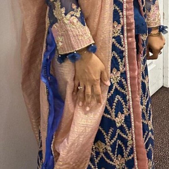 Asim Jofa Stunning 4 piece embroidery suit - Picture 5 of 6